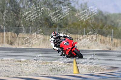 media/Dec-01-2025-Moto Forza (Mon) [[2daa91e15f]]/1-Advanced Group/Session 3 (Turn 3)/